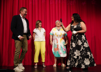 Abrera amb la gent gran activa! Gaudim de l'espectacle de teatre i el sopar d'Estiu de la nostra gent gran
