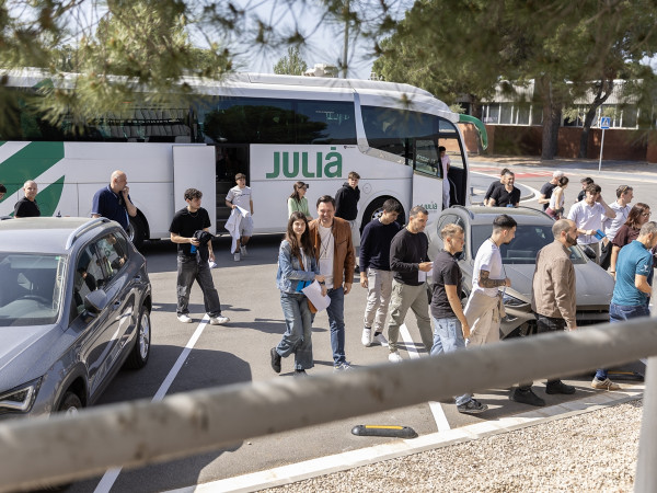 Una vintena de joves d’Abrera participen en la jornada de portes obertes de l’Escola d’Aprenents de SEAT & CUPRA