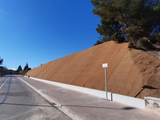 Finalització obres talús de l'Avinguda Abrera 01