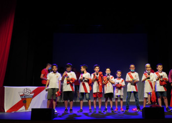 Entreguem els trofeus de Campions de Lliga de 3a Divisió a l'equip Benjamí D de futbol de l'Agrupació Esportiva Abrera