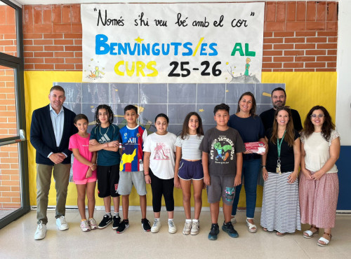 Bon inici de curs a totes i tots! Visitem els centres educatius del nostre municipi per donar la benvinguda al nou curs acadèmic. Escola Francesc Platón i Sartí