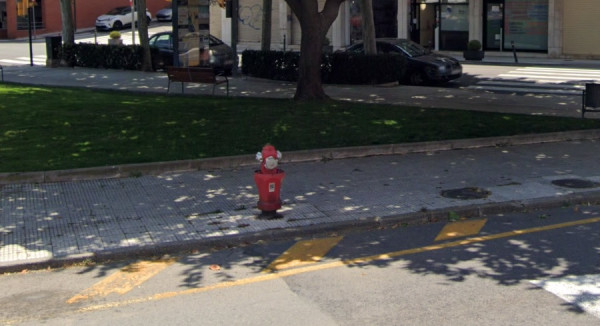 Duem a terme el soterrament i reparació dels hidrants del nostre municipi. Hidrant abans de l'inici de l'obra