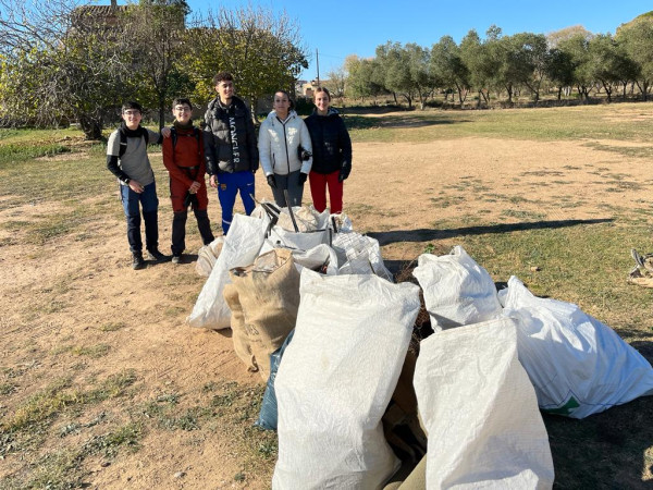 Recollim 100 quilos de residus al voltant de Sant Hilari d'Abrera, en la darrera jornada de neteja de l'entorn natural del nostre municipi