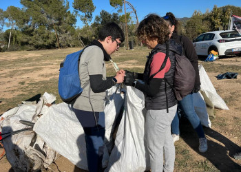 Recollim 100 quilos de residus al voltant de Sant Hilari d'Abrera, en la darrera jornada de neteja de l'entorn natural del nostre municipi