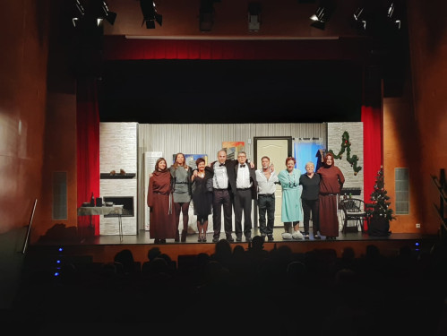 El Grup de Teatre Paranys de Sant Joan de Vilatorrada omple d'humor el Concurs de Teatre Amateur Vila d’Abrera amb 'La cançó de les mentides'