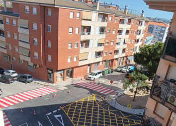 Treballem per Abrera! Finalitzades les obres de millora de la seguretat per a vianants i vehicles en el carrer de Martorell del nucli urbà