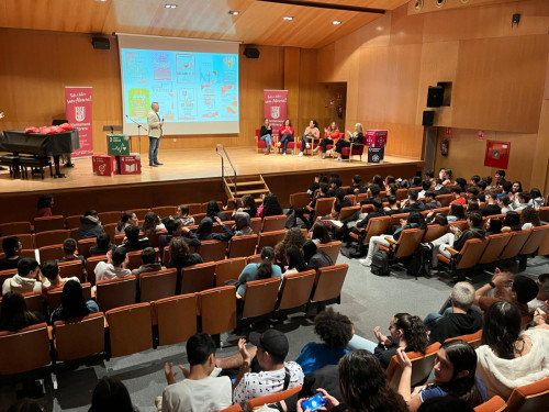 Prop de 200 alumnes de 4rt d'ESO i Batxillerat de l'Institut Voltrera d'Abrera assisteixen a 'Descobreix el teu Camí: Jornada sobre les Professions Sanitàries per a Estudiants'