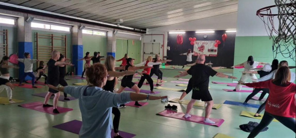 L’entitat Vive y Baila d'Abrera celebra el seu 10è aniversari amb una festa solidària i recull prop de 6.500 euros a favor de l'entitat Llerre By Jordi