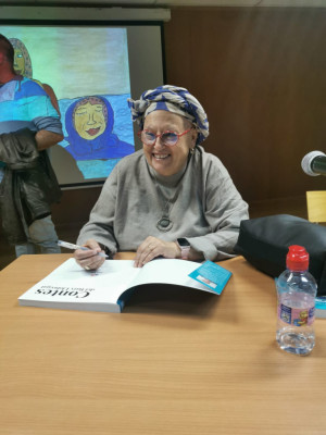 Assistim a la presentació del llibre 'Contes del Baix Llobregat' a càrrec de l'escriptor, Rafael Bellido i la il·lustradora, Joana Llordella
