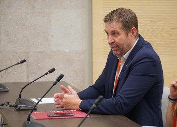 Visita al Parlament de Catalunya per donar suport als treballadors i treballadores de l'empresa Leventon