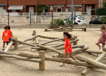 Una setantena d'infants i joves gaudeixen aquesta setmana del Casalet Municipal d’Estiu de setembre que es duu a terme a l'Escola Ernest Lluch d'Abrera