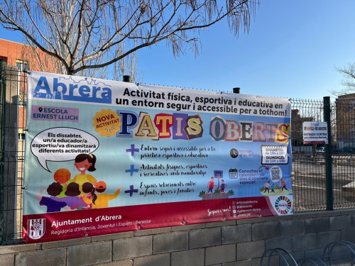 Impulsem l'activitat de 'Patis Oberts' i obrim els nostres patis escolars amb l'objectiu d'oferir a la ciutadania espais per a les seves activitats físiques, esportives i recreatives