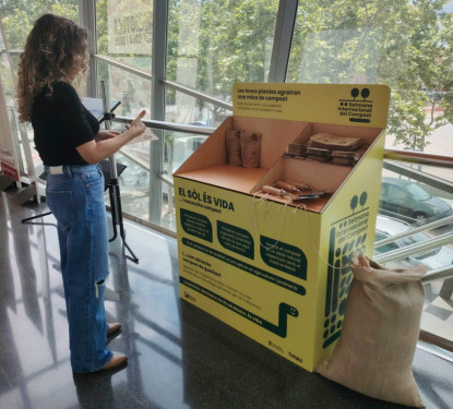 Abrera Recicla! Ens sumem a la Setmana Internacional del Compost amb un estand a la primera planta de la Casa de Cultura