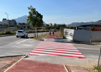 Millora de l’accessibilitat a la via pública amb la pavimentació de la vorera del carrer de Manresa, entre la cruïlla amb la rambla del Torrentet i el carrer de Salvador Espriu