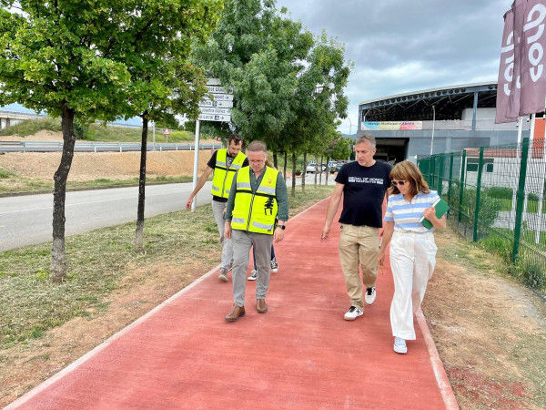 Millora de l’accessibilitat a la via pública amb la pavimentació de la vorera del carrer de Manresa, entre la cruïlla amb la rambla del Torrentet i el carrer de Salvador Espriu