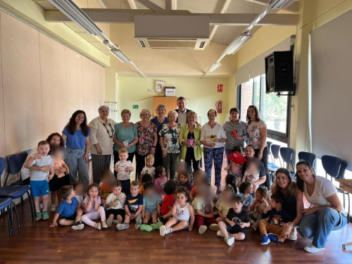 A Abrera impulsem les iniciatives educatives intergeneracionals amb el Projecte Lligams, entre l'Escola Bressol Municipal Món Petit i el Casal de la Gent Gran d'Abrera