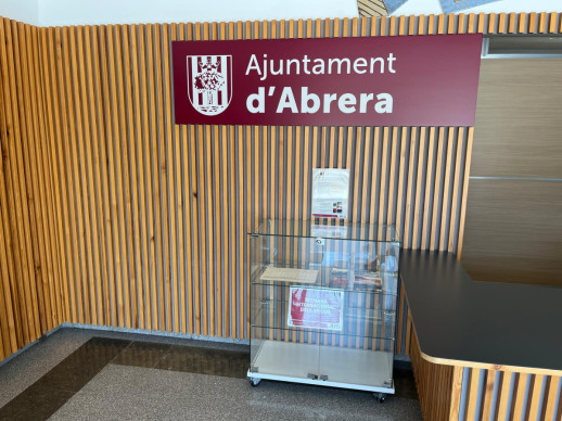 Commemorem el Dia Internacional dels Arxius amb una mostra de l'Arxiu Històric d'Abrera al vestíbul de l’Ajuntament