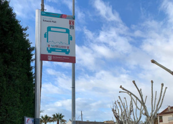 Para del bus urbà d'Abrera a l'estació de FGC