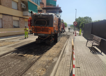 A Abrera millorem el nostre espai públic! Duem a terme la segona fase dels treballs de reparació i millora de la via pública en el carrer de Josep Tarradellas del nucli urbà