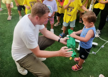 Visitem el Casal d’Estiu Municipal, que enguany fa part de les activitats a l'Escola Francesc Platón i Sartí d'Abrera