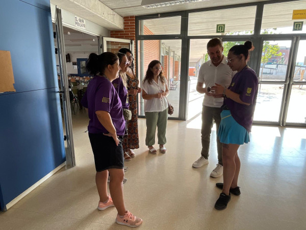 Visitem el Casal d’Estiu Municipal, que enguany fa part de les activitats a l'Escola Francesc Platón i Sartí d'Abrera