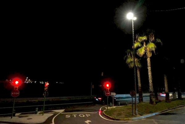 Reforcem la il·luminació en l'accés i sortida del barri de Les Carpes de Vilalba, que compta amb nous semàfors per a la millora de la seguretat