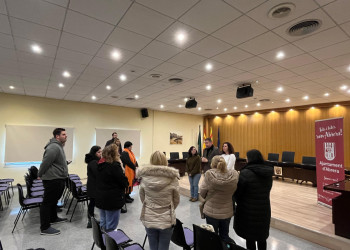 Duem a terme un minut de silenci en senyal de condol per les víctimes de l'accident ferroviari a Adamuz (Còrdova)