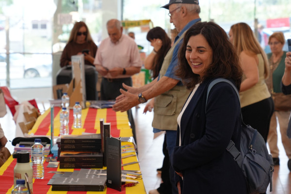 Diada de Sant Jordi 2026 d'Abrera: Signatura de llibres d'autors i autores locals al Mercat Municipal d'Abrera