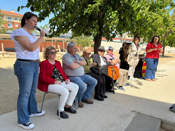 Els centres educatius abrerencs celebren la Diada de Sant Jordi - Escola Francesc Platón i Sartí