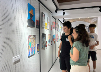 Visitem l’exposició d'alumnat de l’Institut Voltrera a l’Espai Artístic Pere Torres d’Abrera