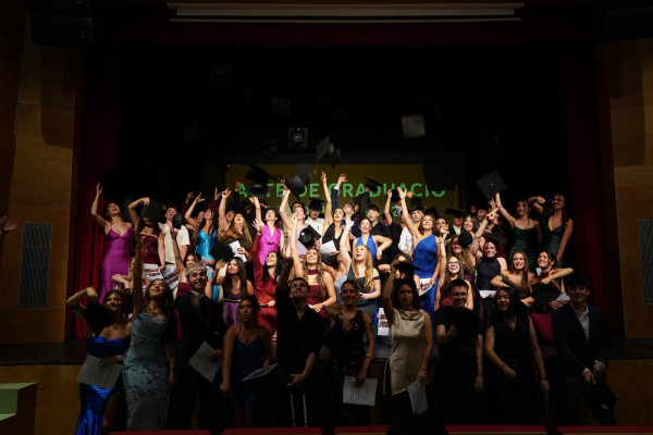 L'alumnat de 2n de batxillerat de l'Institut Voltrera d'Abrera clou el curs 2025-2026 amb la seva festa de graduació, la presentació dels Treballs de Recerca i les proves d'accés a la universitat