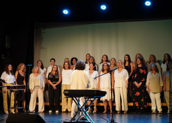 A Abrera hem commemorat el Dia Mundial contra el Càncer de Mama amb el festival solidari ELLASH, organitzat per la Fundació Sesé i l'Ajuntament d'Abrera