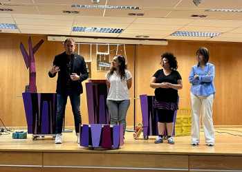 Commemorem, un any més, el Dia Internacional de la Nena amb un espectacle familiar de titelles a la Casa de Cultura i una exposició al vestíbul de la Biblioteca