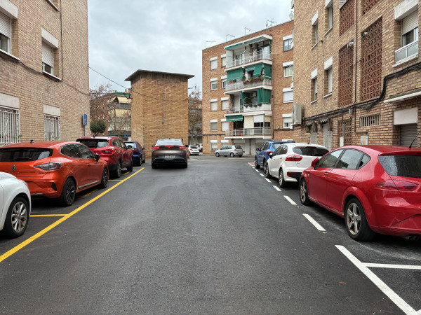 Avancen els treballs de millora de voreres i senyalització viària per reforçar la seguretat dels vianants