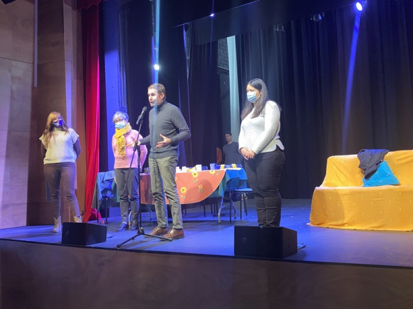 Commemorem, un any més, el Dia Internacional de la Nena amb un espectacle familiar de titelles a la Casa de Cultura i una exposició al vestíbul de la Biblioteca