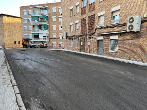 Avancen els treballs de millora de voreres i senyalització viària per reforçar la seguretat dels vianants