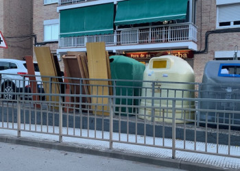 Abocament d'andròmines. Siguem cívics i mantinguem el nostre entorn net i agradable per a tothom!