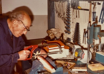 Incorporem al fons patrimonial d'Abrera una maqueta de l’Església de Sant Pere creada per Isidre Julià i Roig a finals del segle XX