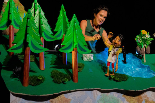 El proper diumenge 13 d'octubre, commemorarem el Dia Internacional de la Nena amb un espectacle de teatre familiar a la Sala Municipal