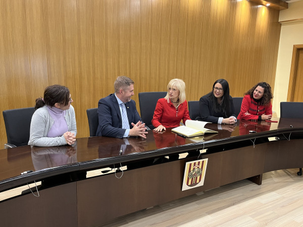 Rebem a Abrera la visita institucional de la delegada del Govern de la Generalitat de Catalunya a Barcelona, Pilar Díaz