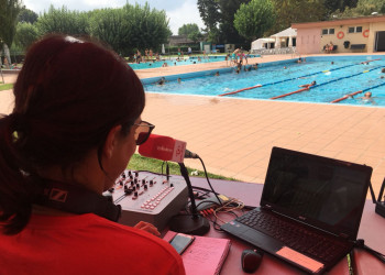 "Viu l'estiu" de Ràdio Abrera a la piscina