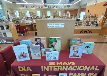 Commemorem el Dia Internacional de les Famílies! A la Biblioteca Josep Roca i Bros, del dilluns 15 al dissabte 30 de maig es pot visitar una mostra bibliogràfica sobre la diversitat familiar i la criança respectuosa