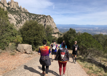 200 persones han gaudit de la XXII Caminada de Primavera Abrera-Montserrat, que ha tingut lloc aquest diumenge 16 d'abril