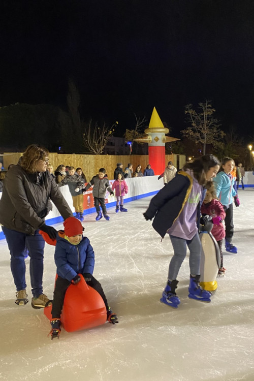 Per Nadal, torna't a il·lusionar a Abrera, amb un munt de propostes per gaudir de les festes al nostre municipi! Inauguració de la Pista de Gel 2022