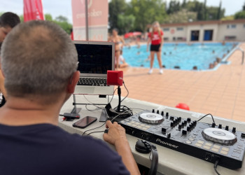 Èxit de participació i assistència a la primera sessió de Ràdio Abrera a la Piscina Municipal d'Estiu, amb les actuacions de #BigFriday On Air, i el grup de Hip Hop infantil de les Juventudes Rocieras d'Abrera!