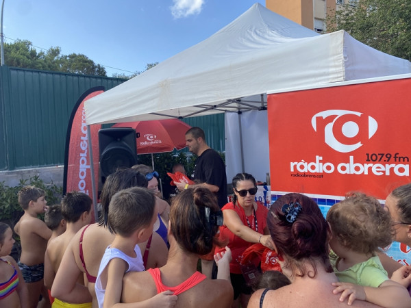 Gaudim de la darrera edició de Ràdio Abrera a la Piscina Municipal d'Estiu, amb l'animació i jocs a càrrec de l'entitat juvenil Crea Jove. Gràcies Abrera!
