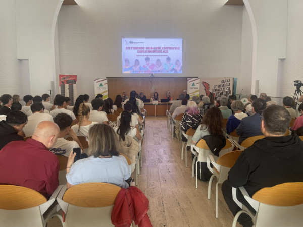 Un any més, assistim a l'acte d'homenatge a les persones del Baix Llobregat deportades als camps de concentració nazis