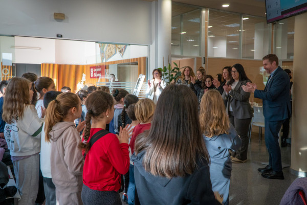 Dimarts 16 de desembre: Cantada de nadales a l'OAC de l’Ajuntament per part de l’alumnat de 3r de l’Escola Francesc Platón i Sartí d’Abrera