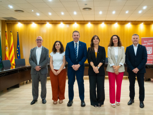 L'impuls de la formació contínua al teixit empresarial centra la visita a Abrera de la consellera de Recerca i Universitats, Núria Montserrat