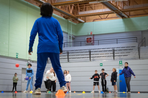 3a Jornada Interescolar a Abrera! 137 nens i nenes de 6è de primària de les tres escoles d'Abrera gaudeixen d'un matí dedicat a l'esport i la convivència a l'anella esportiva